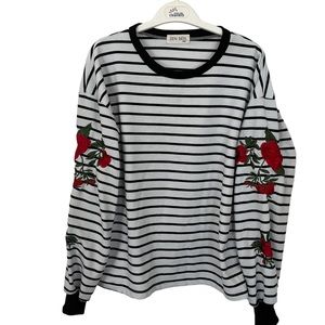 410 Beautiful pullover top from Zen Den. Size XL